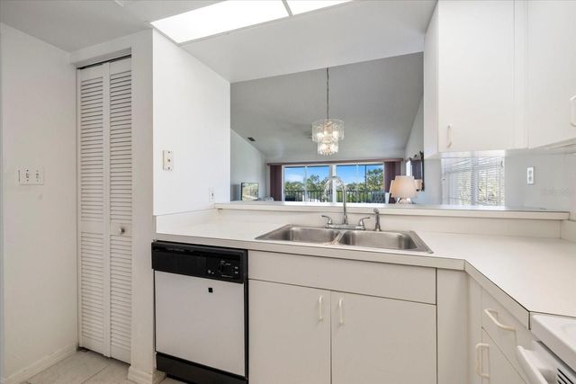 841 WATERSIDE DRIVE 206, Venice, FL 34285