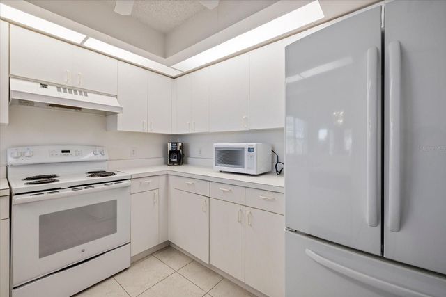 841 WATERSIDE DRIVE 206, Venice, FL 34285