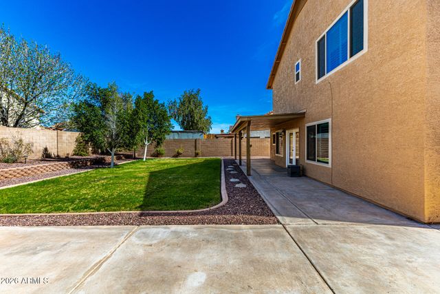 15756 W SHILOH Avenue, Goodyear, AZ 85338
