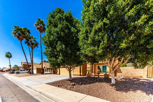 15756 W SHILOH Avenue, Goodyear, AZ 85338