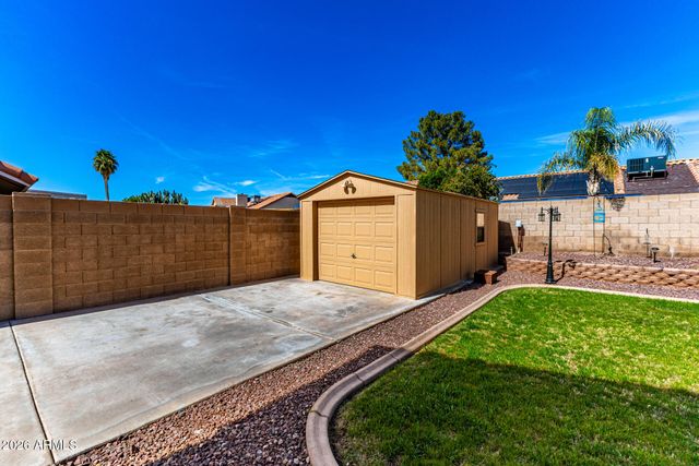 15756 W SHILOH Avenue, Goodyear, AZ 85338