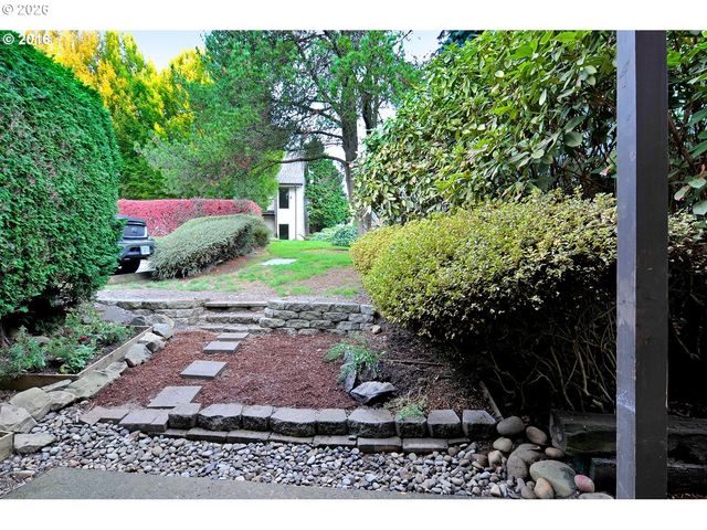200 Sw FLORENCE Ave E1, Gresham, OR 97080