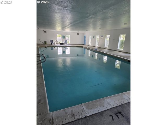 200 Sw FLORENCE Ave E1, Gresham, OR 97080