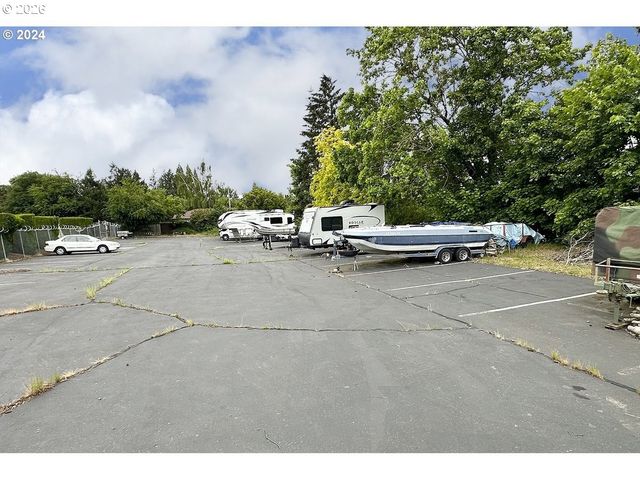 200 Sw FLORENCE Ave E1, Gresham, OR 97080