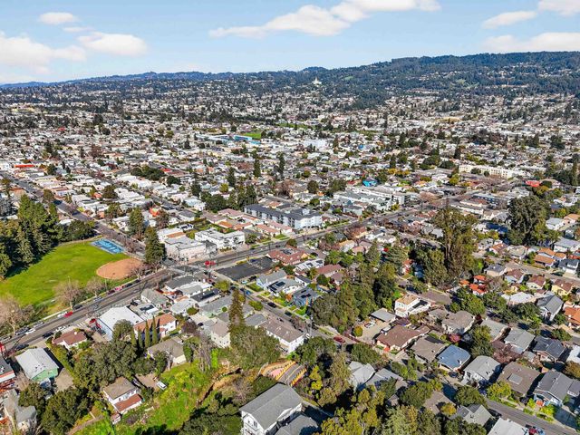 4343 Brookdale Ave, Oakland, CA 94619
