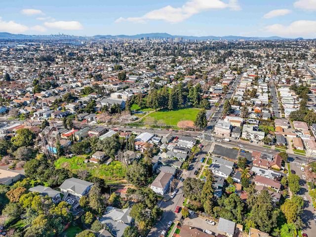 4343 Brookdale Ave, Oakland, CA 94619