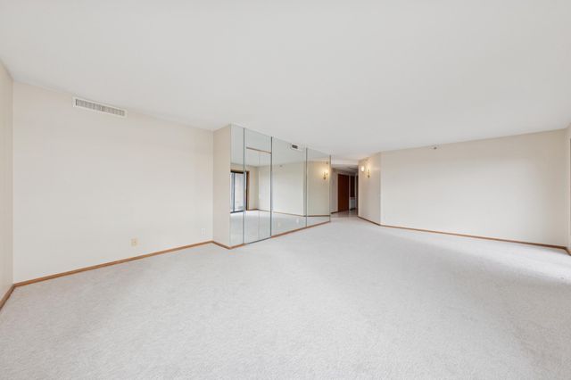 2950 Dean Parkway 1005, Minneapolis, MN 55416