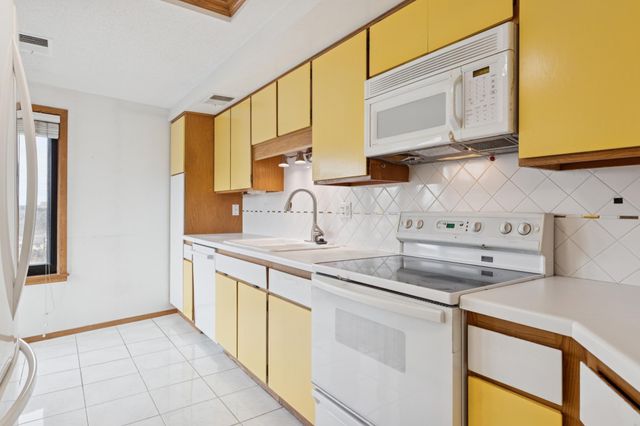 2950 Dean Parkway 1005, Minneapolis, MN 55416