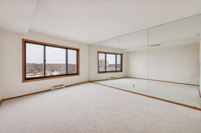 2950 Dean Parkway 1005, Minneapolis, MN 55416