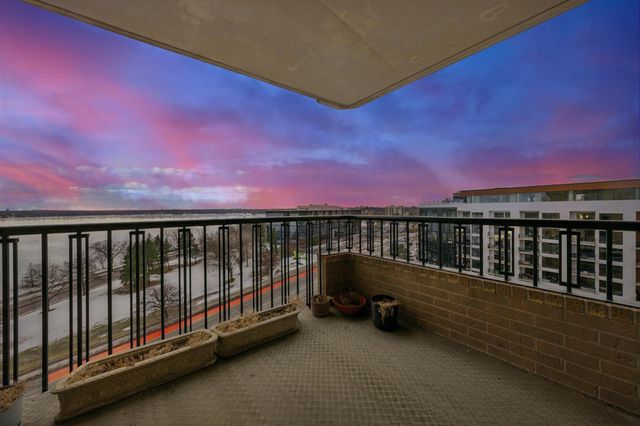 2950 Dean Parkway 1005, Minneapolis, MN 55416