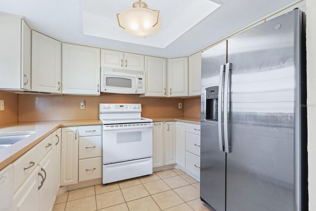 2003 HADRIAN COURT, Sun City Center, FL 33573