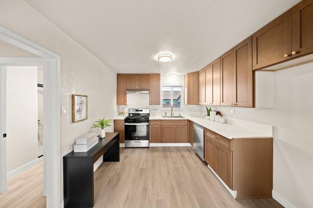 8024 33rd Ave, Sacramento, CA 95824