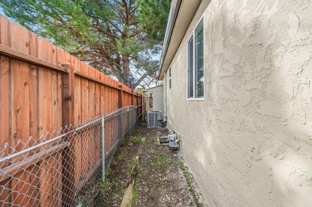 8024 33rd Ave, Sacramento, CA 95824