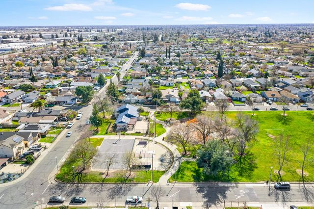 8024 33rd Ave, Sacramento, CA 95824