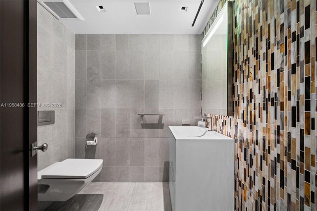 9999 Collins Ave 3E, Bal Harbour, FL 33154