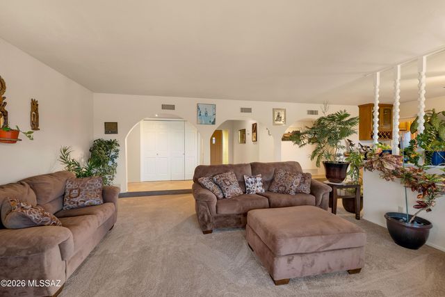 4975 N Camino Esplendora, Tucson, AZ 85718