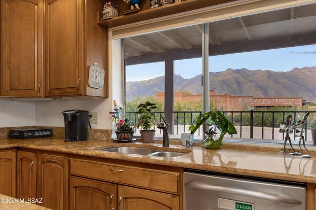 4975 N Camino Esplendora, Tucson, AZ 85718