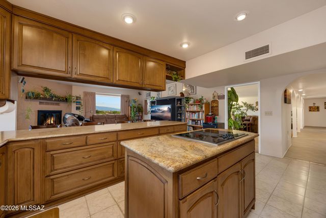 4975 N Camino Esplendora, Tucson, AZ 85718