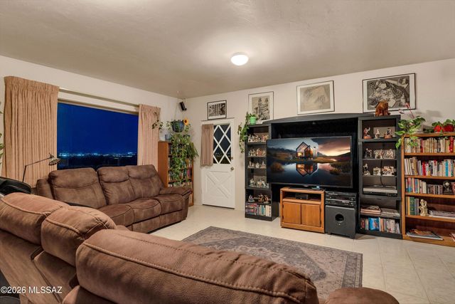 4975 N Camino Esplendora, Tucson, AZ 85718