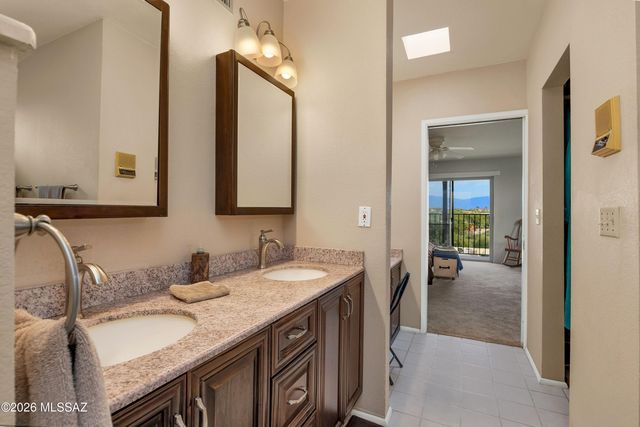 4975 N Camino Esplendora, Tucson, AZ 85718