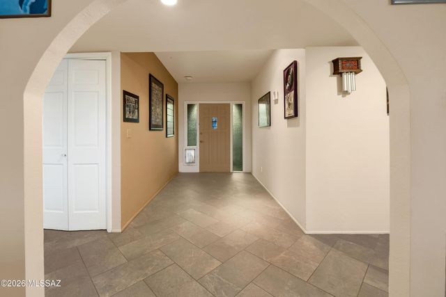 4975 N Camino Esplendora, Tucson, AZ 85718