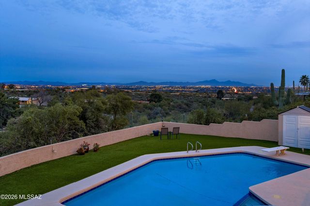 4975 N Camino Esplendora, Tucson, AZ 85718