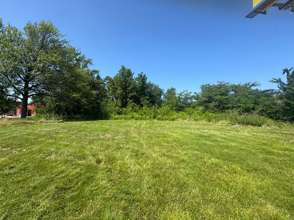 228 E Lincoln Highway, Schererville, IN 46375