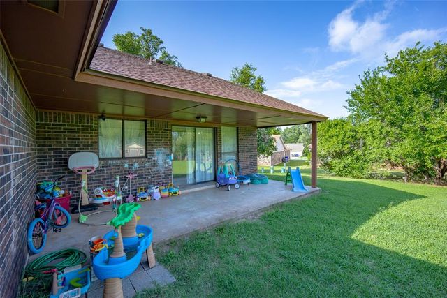 1029 Oak Hill Drive, Midwest City, OK 73110