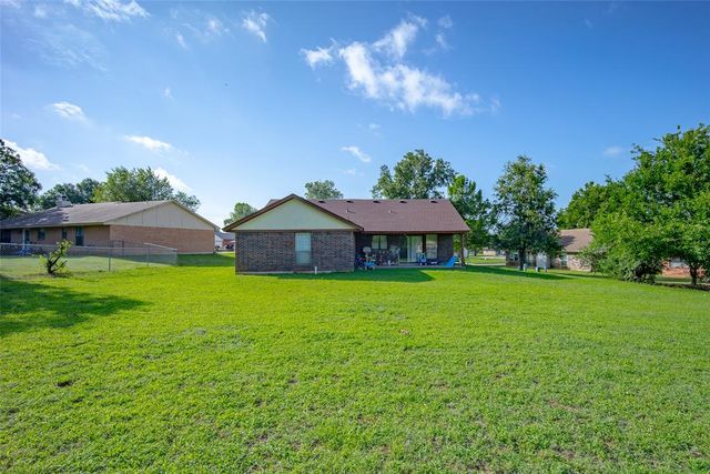 1029 Oak Hill Drive, Midwest City, OK 73110