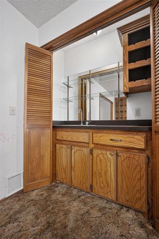 1029 Oak Hill Drive, Midwest City, OK 73110