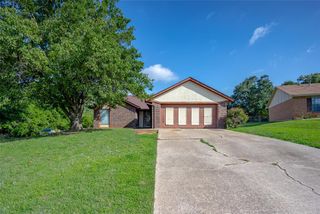 1029 Oak Hill Drive, Midwest City, OK 73110