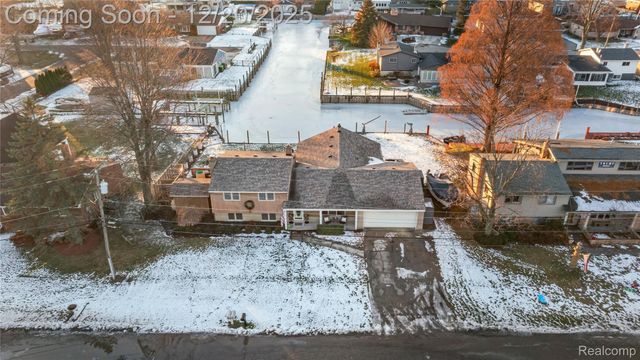 38027 Mallast Street, Harrison Charter Township, MI 48045