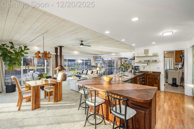 38027 Mallast Street, Harrison Charter Township, MI 48045