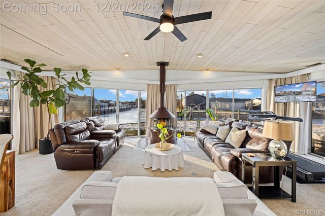 38027 Mallast Street, Harrison Charter Township, MI 48045