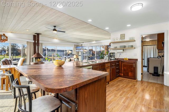 38027 Mallast Street, Harrison Charter Township, MI 48045