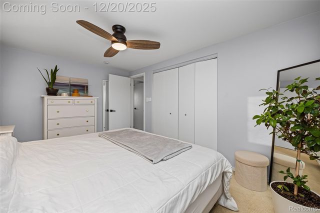 38027 Mallast Street, Harrison Charter Township, MI 48045