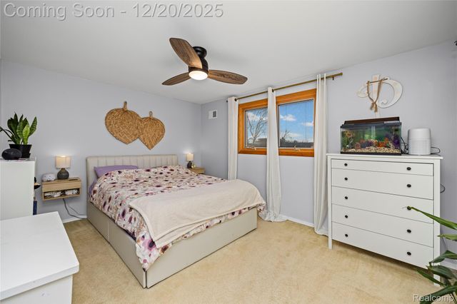 38027 Mallast Street, Harrison Charter Township, MI 48045