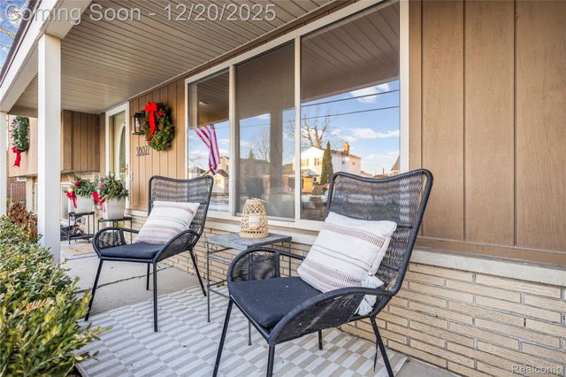 38027 Mallast Street, Harrison Charter Township, MI 48045