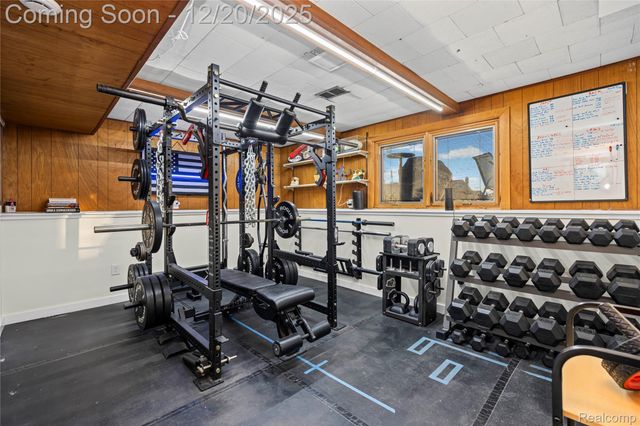 38027 Mallast Street, Harrison Charter Township, MI 48045