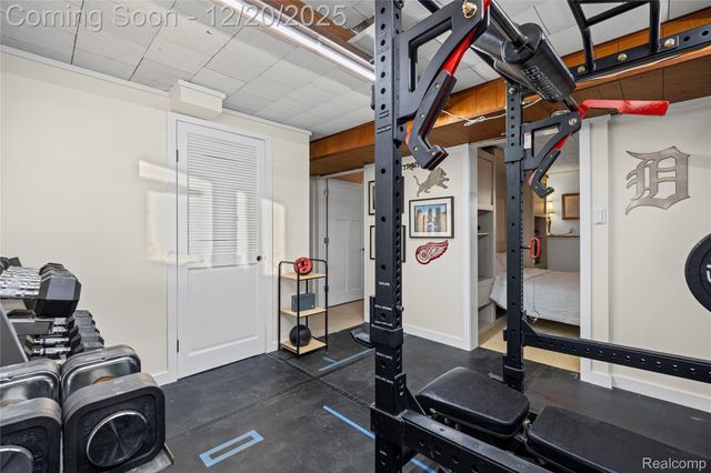 38027 Mallast Street, Harrison Charter Township, MI 48045