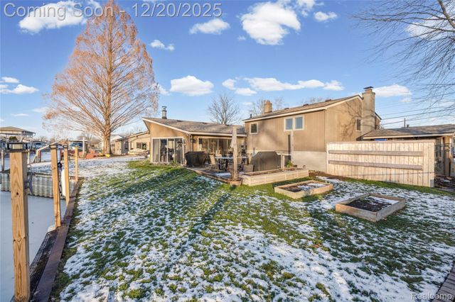 38027 Mallast Street, Harrison Charter Township, MI 48045