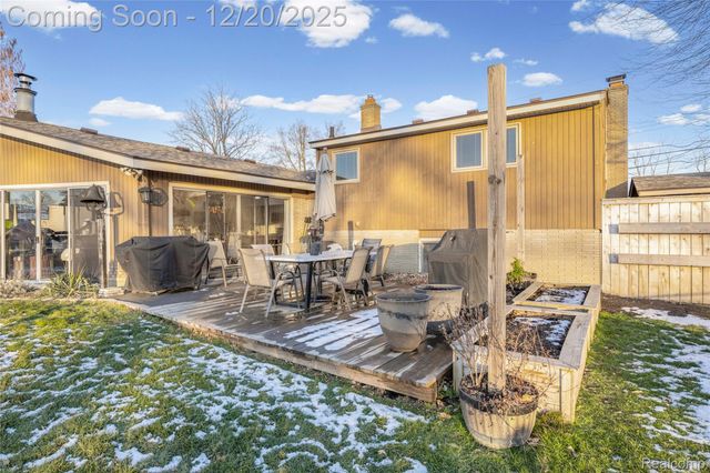 38027 Mallast Street, Harrison Charter Township, MI 48045