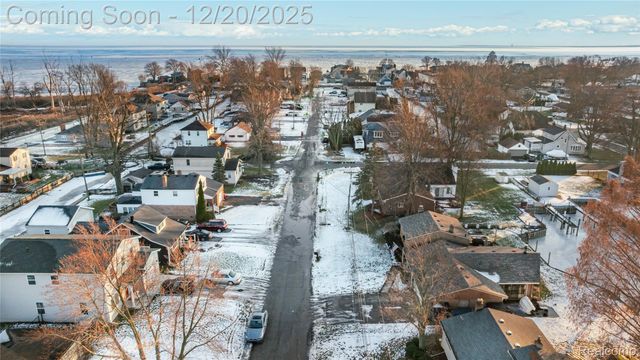 38027 Mallast Street, Harrison Charter Township, MI 48045