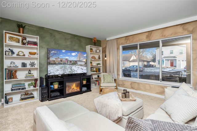 38027 Mallast Street, Harrison Charter Township, MI 48045