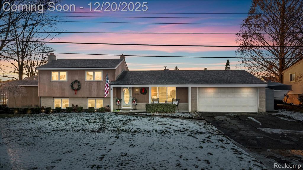 38027 Mallast Street, Harrison Charter Township, MI 48045