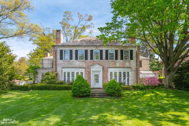 481 Kercheval Avenue, Grosse Pointe Farms, MI 48236
