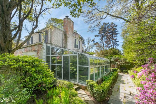 481 Kercheval Avenue, Grosse Pointe Farms, MI 48236