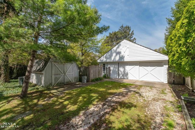 481 Kercheval Avenue, Grosse Pointe Farms, MI 48236