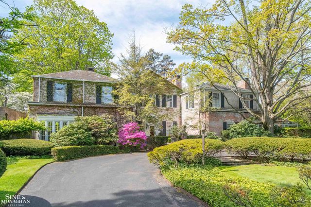 481 Kercheval Avenue, Grosse Pointe Farms, MI 48236