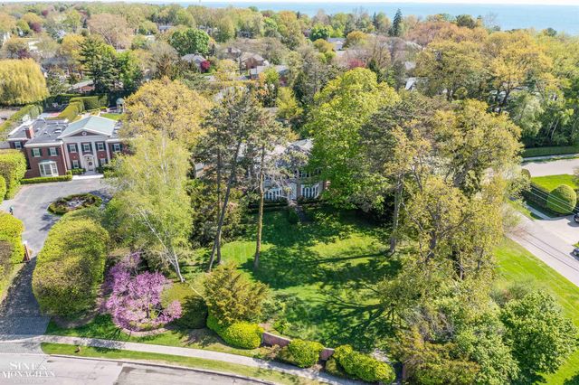 481 Kercheval Avenue, Grosse Pointe Farms, MI 48236